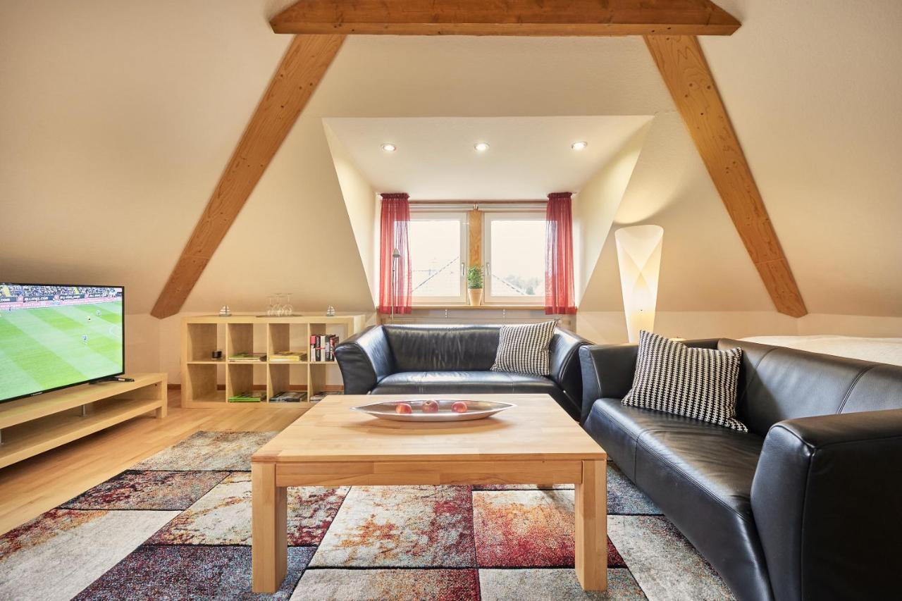 Ferienwohnung Raffael 100 Qm, 2 Grosse Betten Im Wohnzimmer Cuxhaven Exterior foto